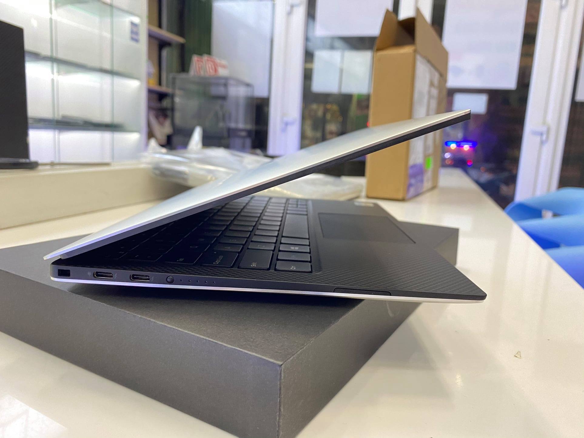 Dell xps 7390